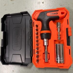 RAK Universal Socket Tool Set, Ratcheting T-Handle Screwdriver Set A9